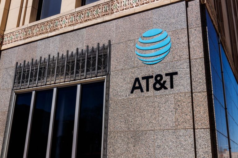 Crypto Exec’s $1.8M SIM-Swap Lawsuit Has ‘Critical Holes,’ Says AT&T
