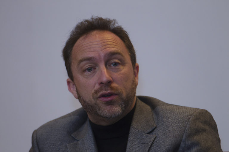 Wikipedia Co-Founder Says Crypto Integration Would be ‘Completely Insane’