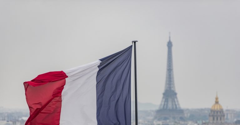 Coinhouse Wins First Crypto License From French Regulator